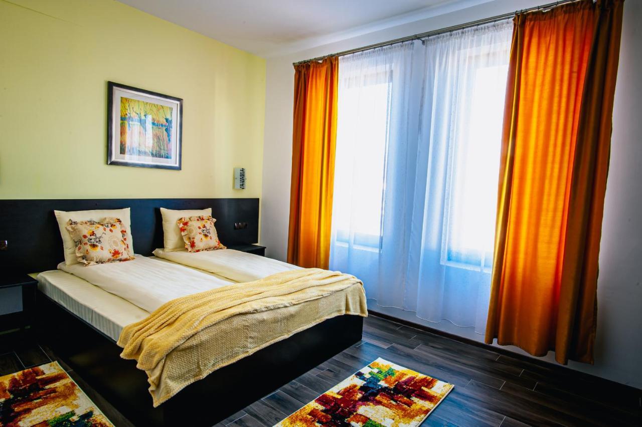 Colors Residence Cluj-Napoca Buitenkant foto