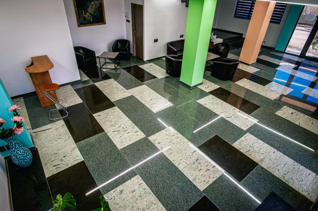 Colors Residence Cluj-Napoca Buitenkant foto